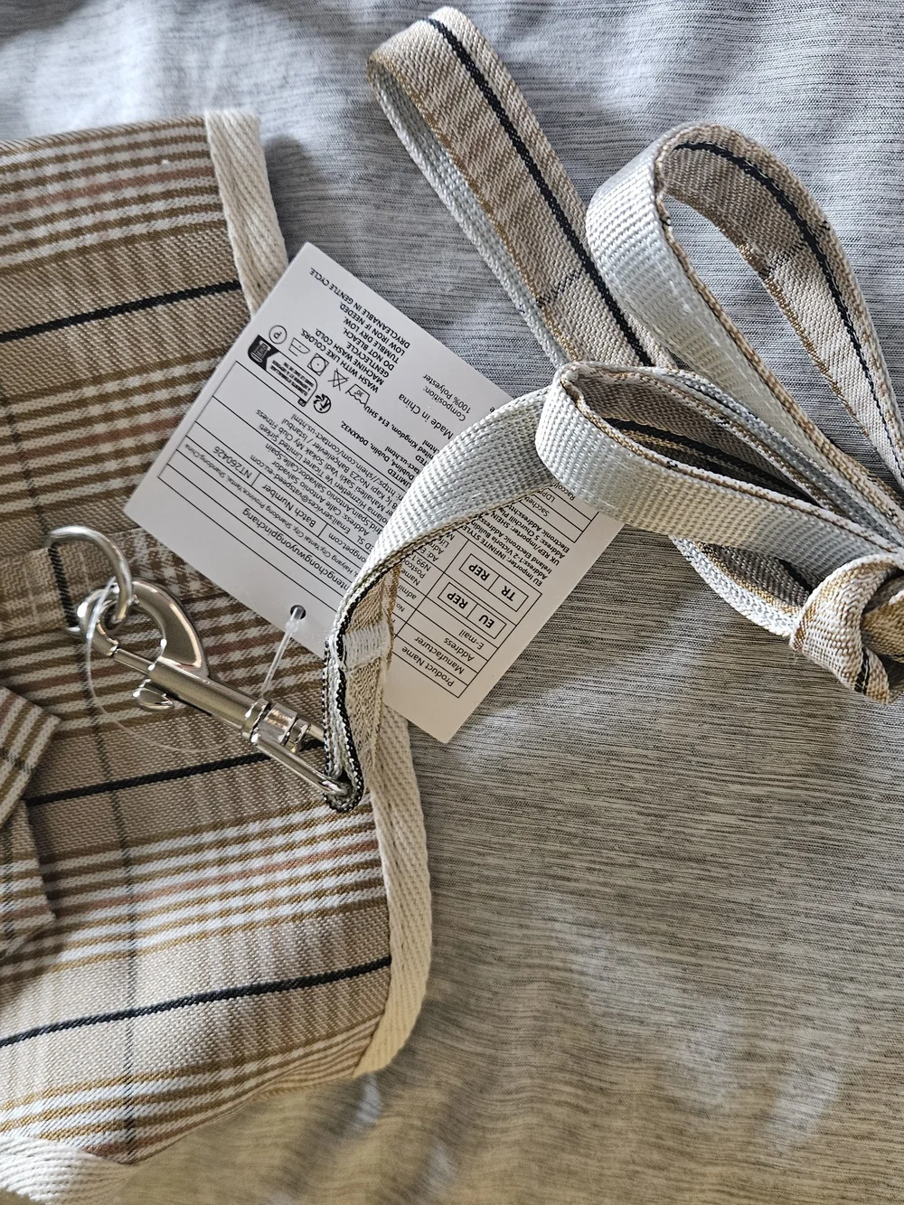 Four Dog Harnesses with Two Matching Leashes